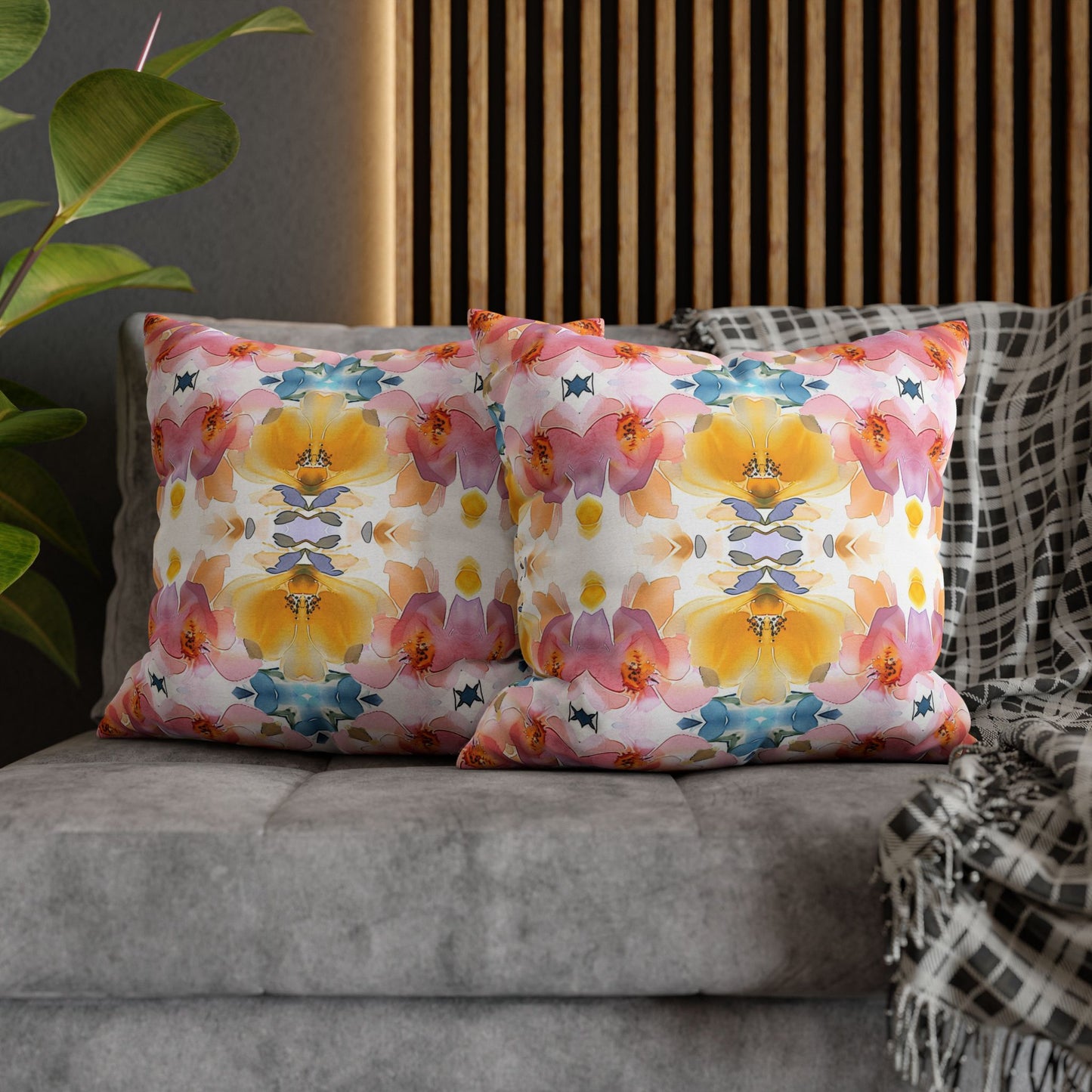 Daisy Bloom | Throw Pillow