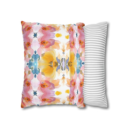 Daisy Bloom | Throw Pillow