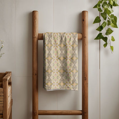 Ortensia Beige and Pistacchio | Bath Towel - Bath Towel - Piccolo Fiore Prints